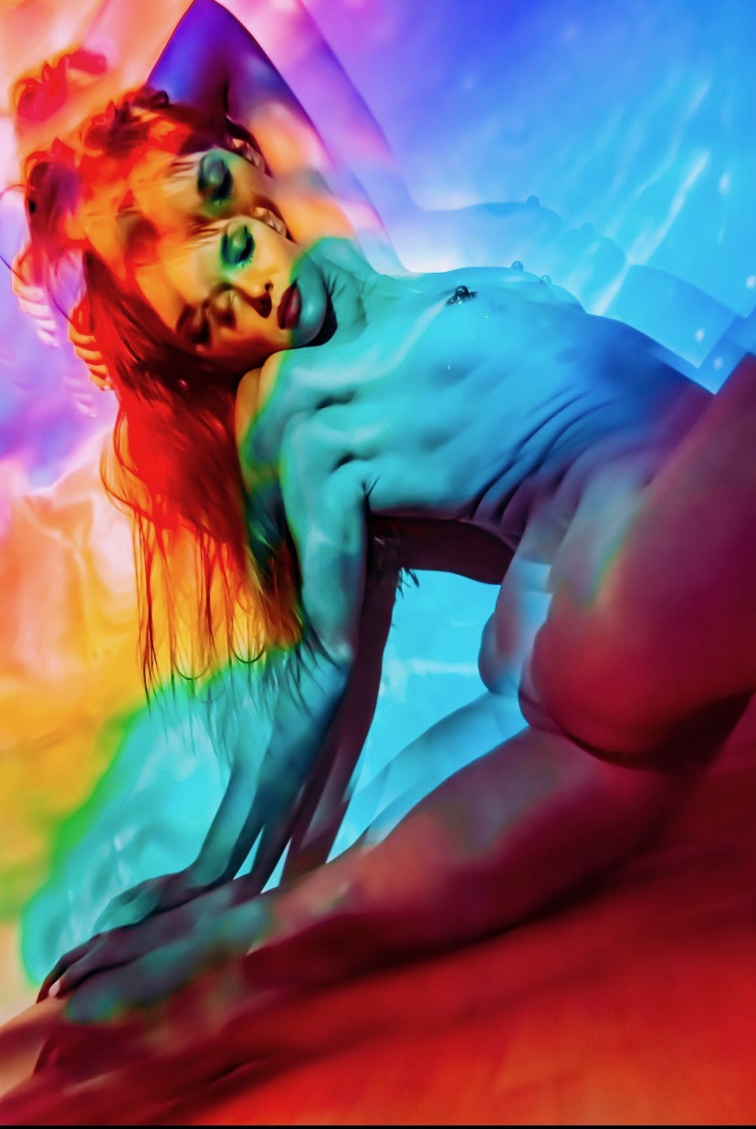 Spectrum, analog light projection over two bodies